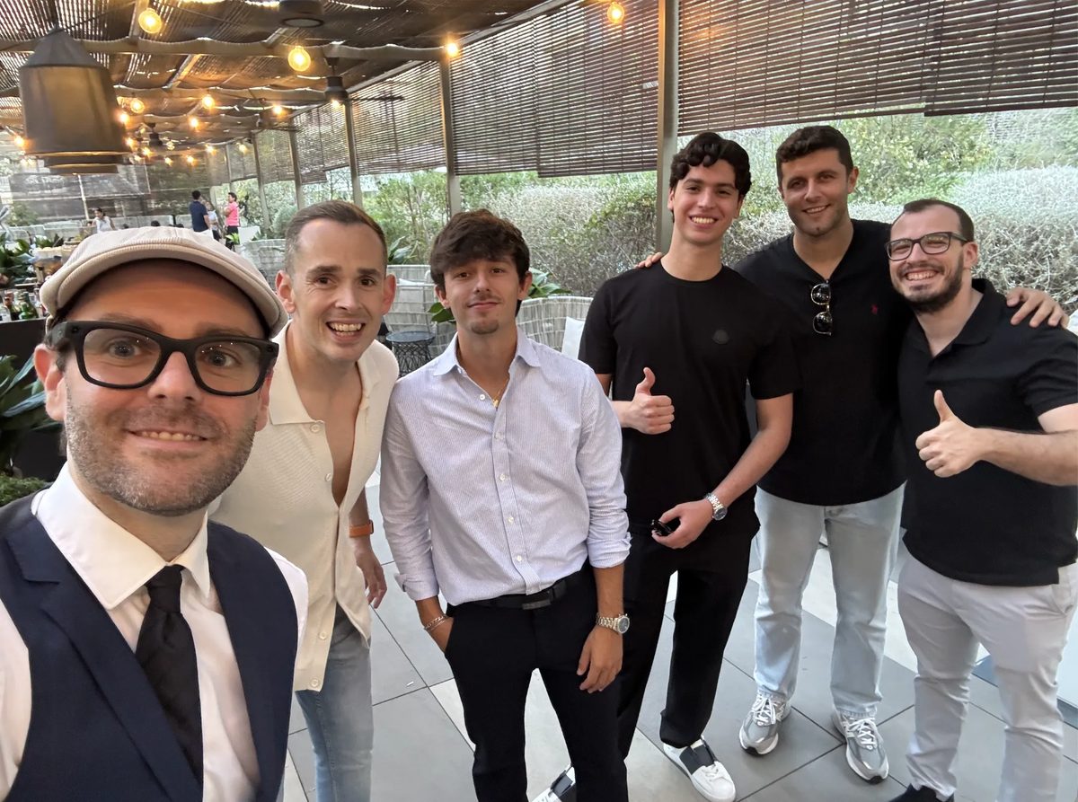 Miembros de CEO Legion en un encuentro presencial
